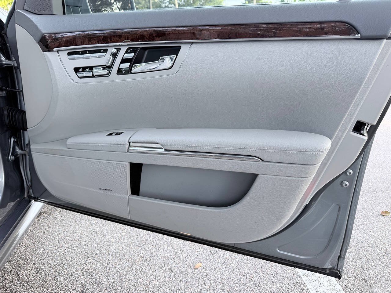 Used 2011 Mercedes-Benz S 550 w/ Sport Pkg Plus One image 17