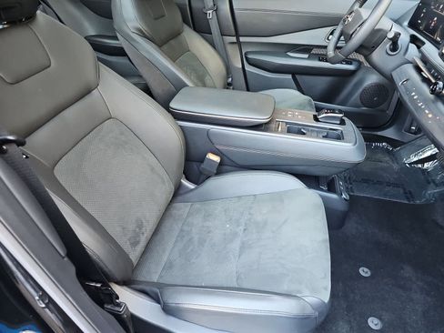 Used 2023 Nissan Ariya EVOLVE+ image 18