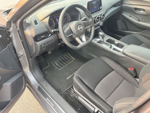 Used 2024 Nissan Sentra SV FWD image 10