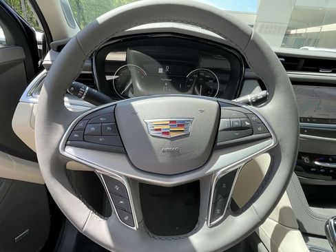 New 2025 Cadillac XT5 Premium Luxury image 24