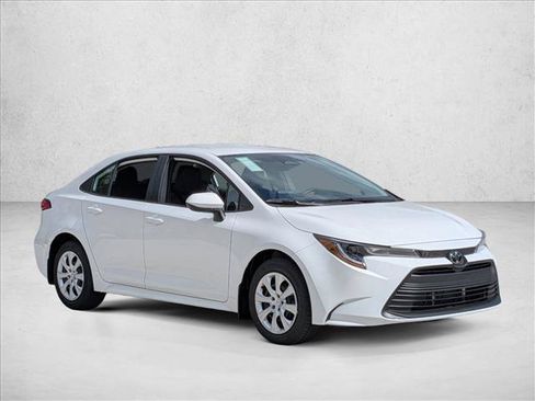Used 2026 Toyota Corolla LE FWD image 7
