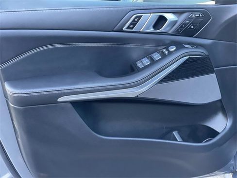 Used 2024 BMW X7 xDrive40i w/ M Sport Package image 19