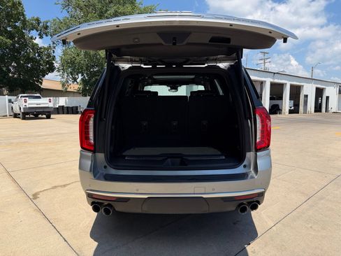 Used 2023 GMC Yukon Denali w/ Denali Reserve Package AWD/4WD image 14