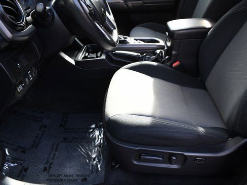 Certified 2021 Toyota Tacoma TRD Off-Road image 15