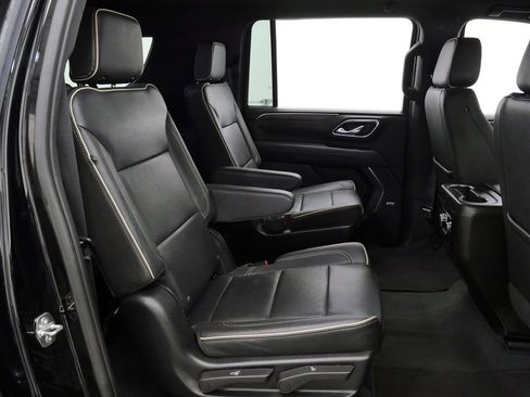 Used 2023 GMC Yukon XL SLT w/ SLT Luxury Package AWD/4WD image 15
