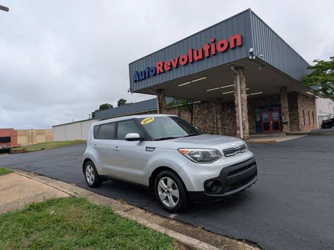 Used 2018 Kia Soul FWD image 1