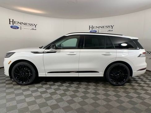 New 2025 Lincoln Aviator Reserve w/ Luxury Package image 3