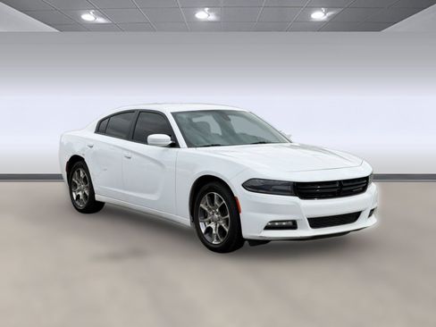 Used 2017 Dodge Charger SXT AWD/4WD image 7