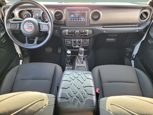 Used 2021 Jeep Gladiator Sport image 16