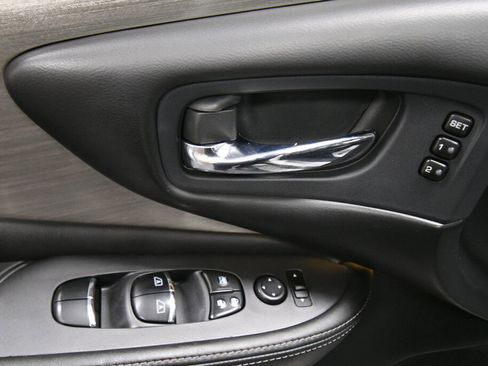 Used 2018 Nissan Murano Platinum w/ Cargo Package image 11