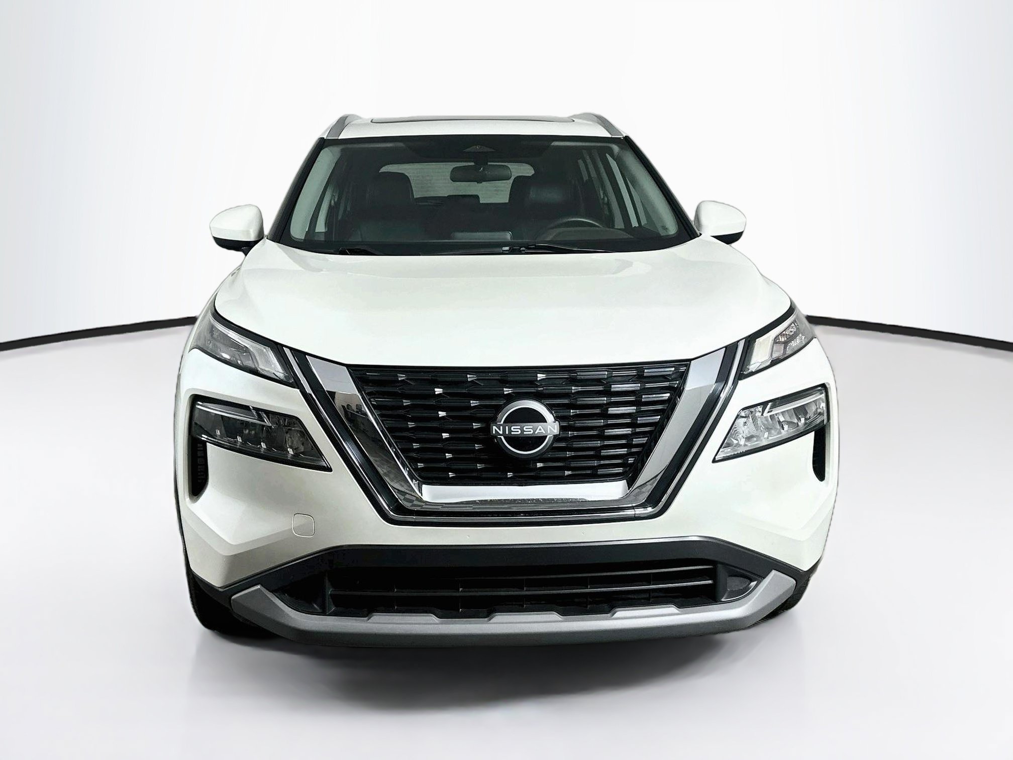 Used 2023 Nissan Rogue SV w/ SV Premium B Package FWD image 2