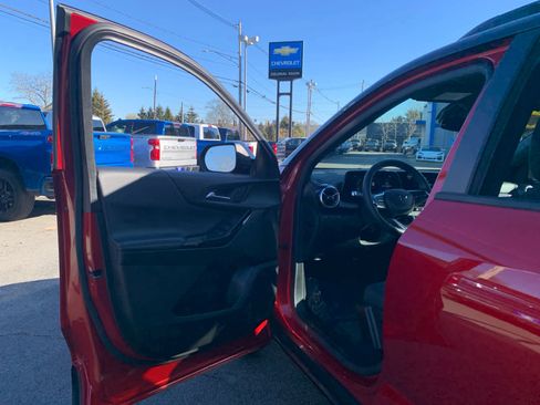 New 2025 Chevrolet Equinox LT w/ Midnight Edition image 15