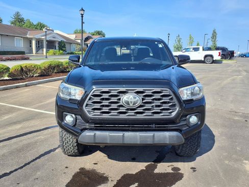 Used 2020 Toyota Tacoma TRD Off-Road AWD/4WD image 28
