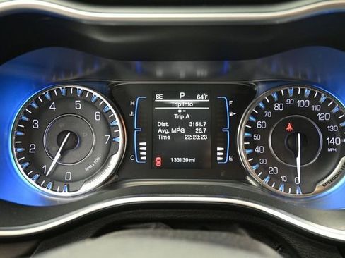Used 2015 Chrysler 200 Limited w/ Spring Special Group FWD image 18