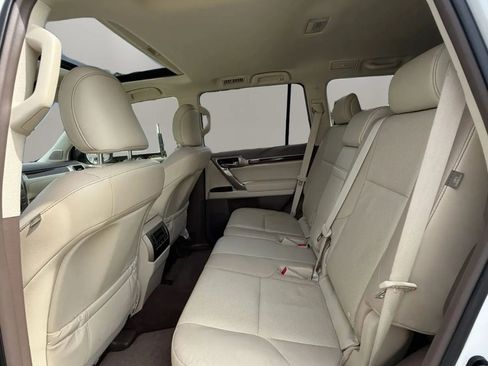 Used 2016 Lexus GX 460 w/ Premium Package AWD/4WD image 11