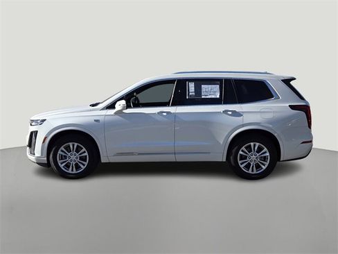 New 2025 Cadillac XT6 Luxury image 2
