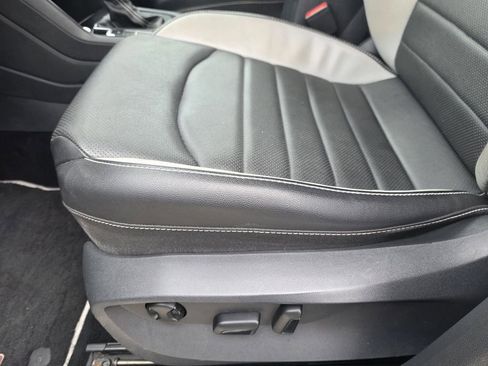 Used 2022 Volkswagen Taos SEL AWD/4WD image 22