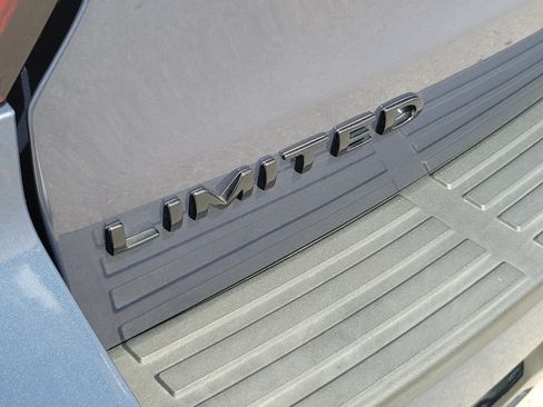 Used 2023 Ford Expedition Limited RWD image 9