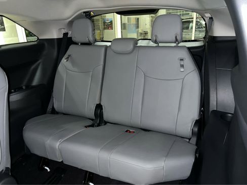 New 2026 Toyota Sienna XLE FWD image 11