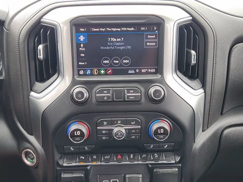 Used 2019 Chevrolet Silverado 1500 LT Trail Boss AWD/4WD image 14