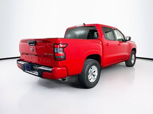 Used 2024 Nissan Frontier SV image 9