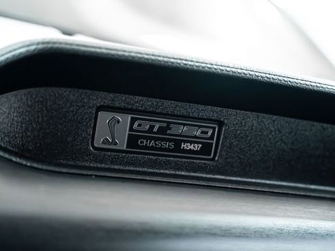 Used 2017 Ford Mustang Shelby GT350 image 36