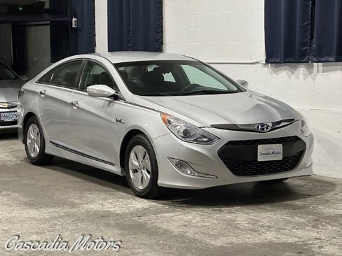 Used 2015 Hyundai Sonata SE FWD image 1