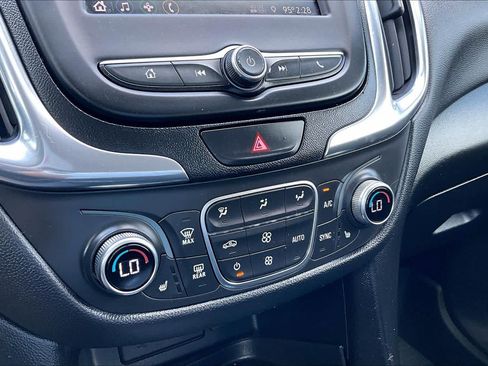 Used 2020 Chevrolet Equinox LT FWD image 34