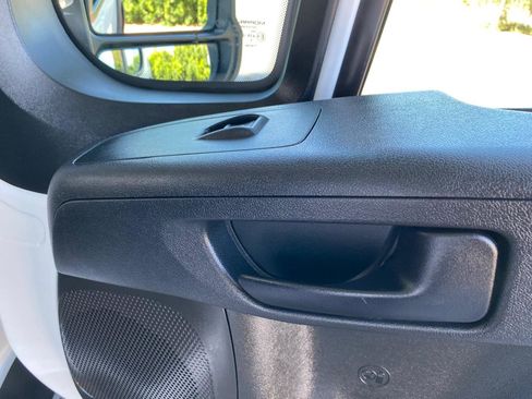 Used 2025 RAM ProMaster 2500 w/ U-Haul Equipment Group FWD image 35