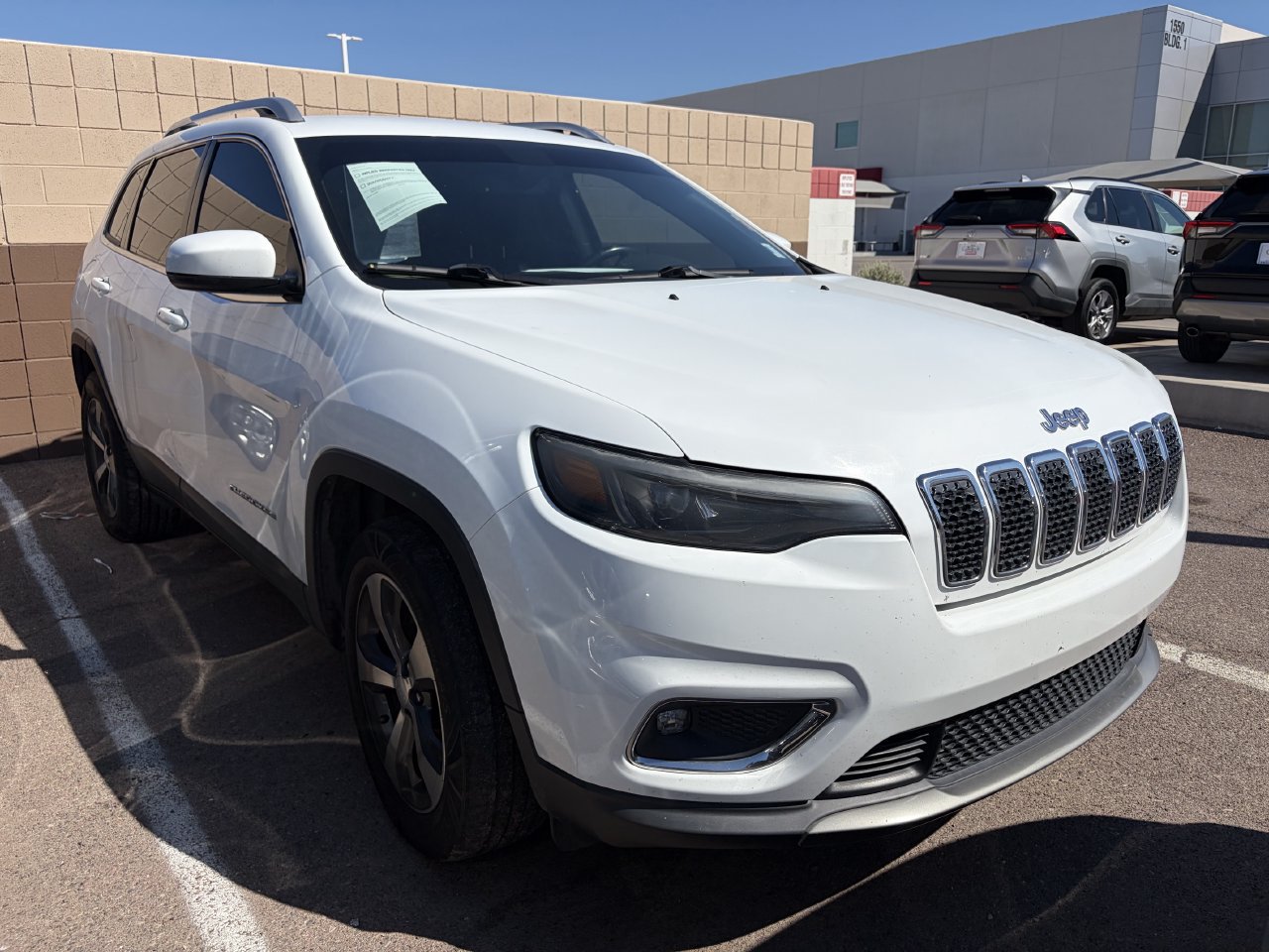 Used 2019 Jeep Cherokee Limited AWD/4WD image 2