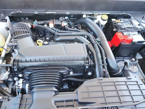 Used 2025 Ford Maverick Lobo AWD/4WD image 18