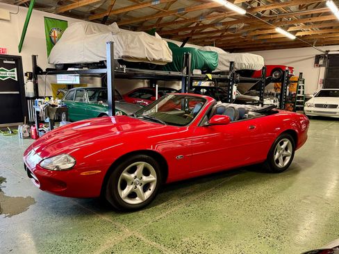 Used 2000 Jaguar XK8 Convertible image 5