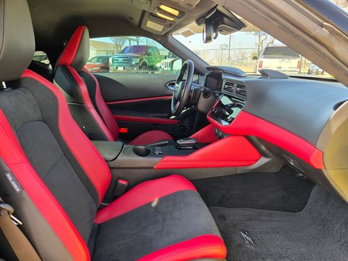 Used 2024 Nissan Z Performance w/ Floor Mat Package image 24