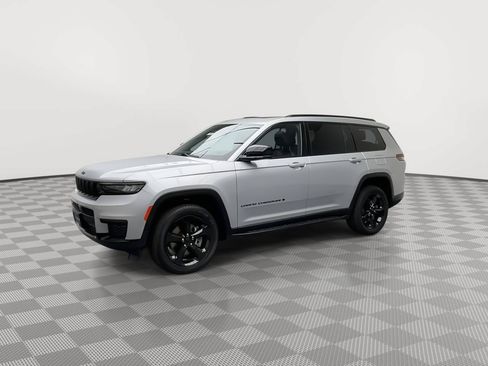 Used 2022 Jeep Grand Cherokee L Laredo AWD/4WD image 36