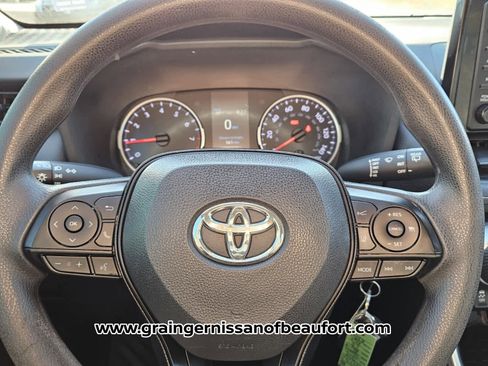 Used 2019 Toyota RAV4 LE image 11