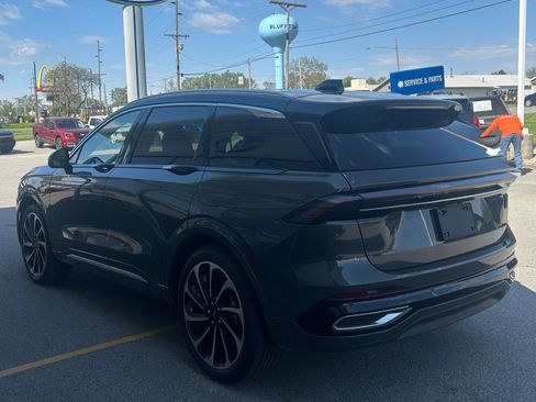 Used 2024 Lincoln Nautilus Black Label AWD/4WD image 5