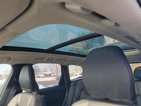 Certified 2025 Volvo XC60 B5 Plus image 13