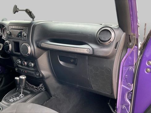 Used 2018 Jeep Wrangler Sport AWD/4WD image 18