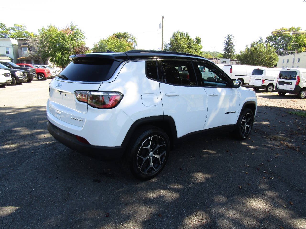 Used 2024 Jeep Compass Limited AWD/4WD image 39