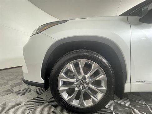 Used 2023 Toyota Highlander Limited AWD/4WD image 26