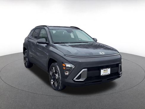 Used 2025 Hyundai Kona SEL image 3