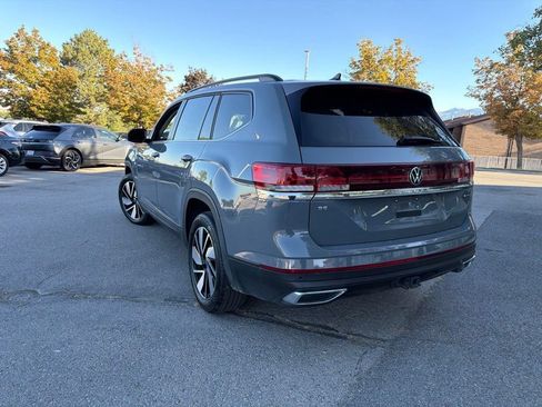 Used 2025 Volkswagen Atlas SE AWD/4WD image 8