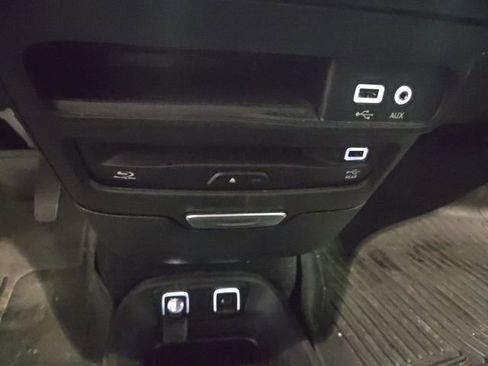 Used 2019 Chrysler Pacifica Touring-L Plus w/ S Appearance Package image 13