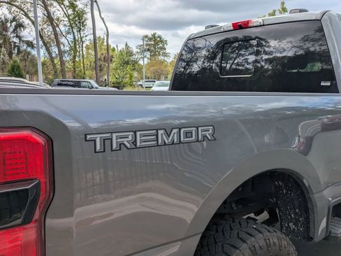 Used 2025 Ford F250 Lariat w/ Lariat Ultimate Package image 7