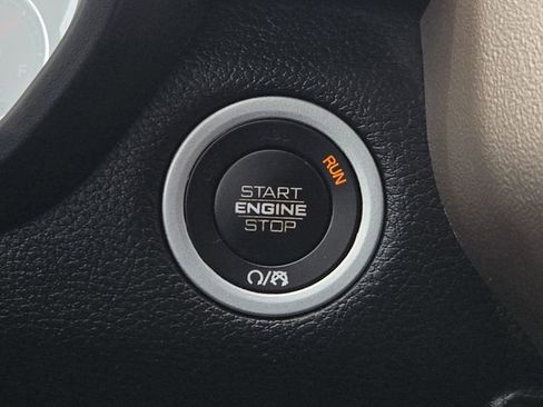 Used 2019 RAM 1500 Laramie image 23