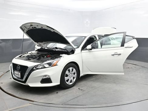 Used 2020 Nissan Altima 2.5 S FWD image 43