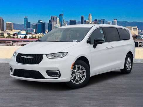 New 2026 Chrysler Pacifica Select image 2