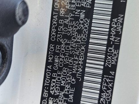 Used 2019 Toyota C-HR XLE image 23