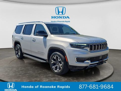 Used 2024 Jeep Wagoneer Series III AWD/4WD image 7