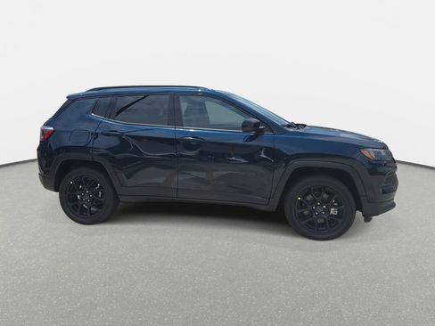 New 2026 Jeep Compass Latitude AWD/4WD image 4